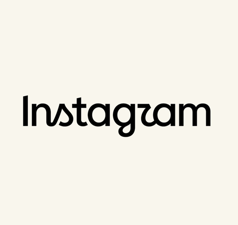 Studio de design travaillant sur le rebranding Instagram 2026 et sa nouvelle typographie