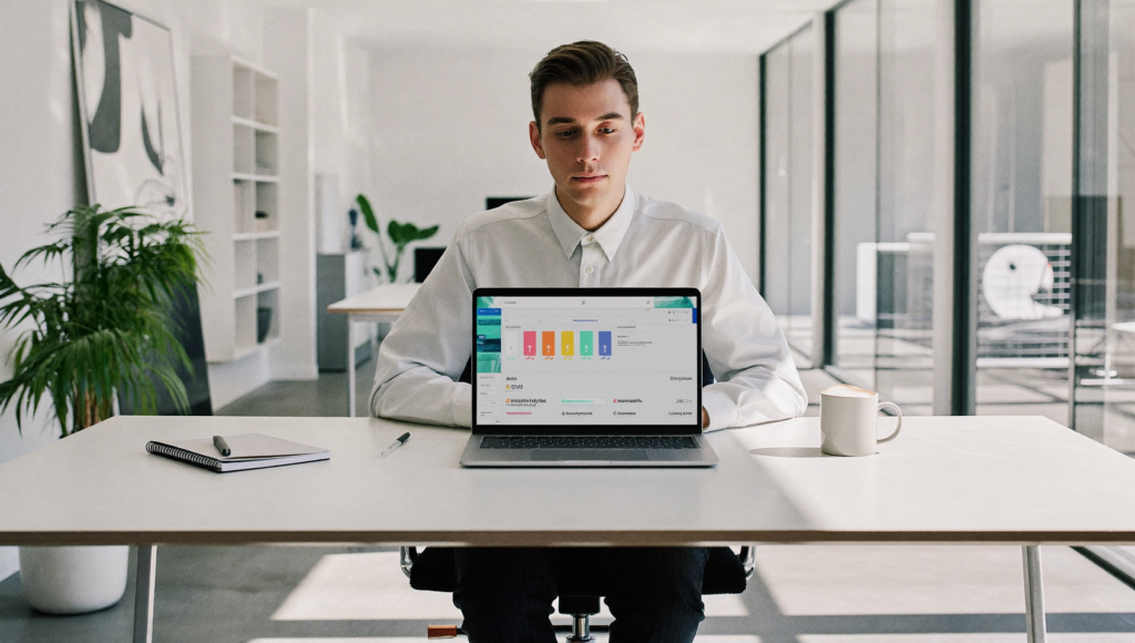Responsable e-commerce vérifiant ses prix barrés agents IA sur un tableau de bord Shopify